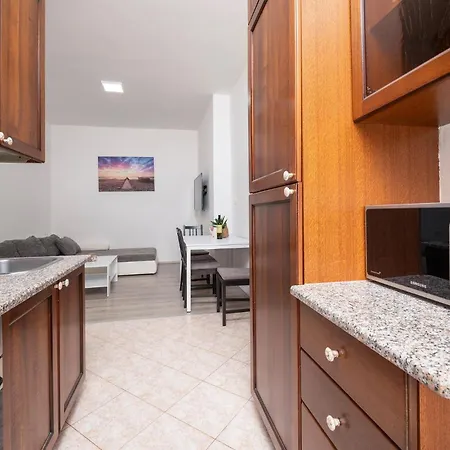 Cozy In With Kitchen Пула